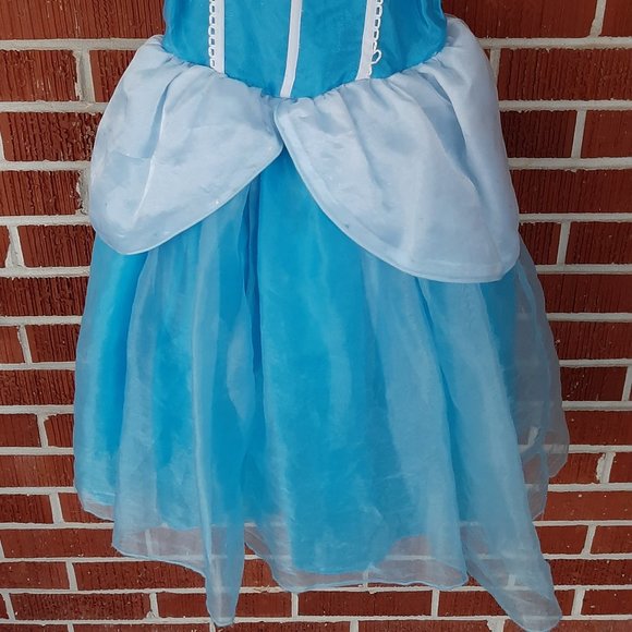 Cinderella princess dress,costume, no size, I'm guessing it fits a girl size 4 - Picture 2 of 9